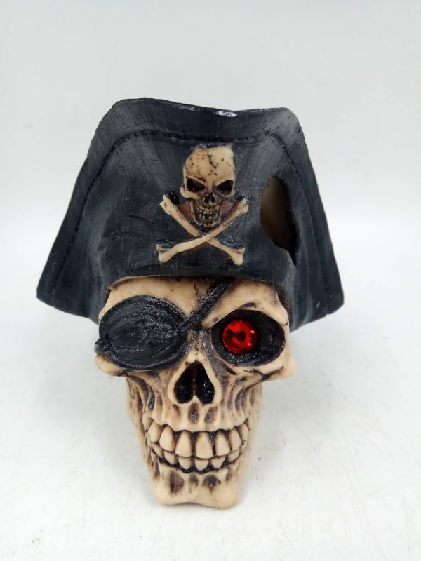 AQUA-FIT Polyresin Pirate Skull 5x4.75x4.75"